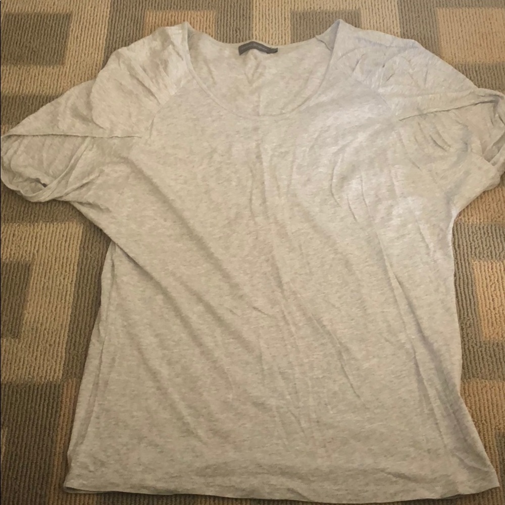 Short sleeve gray T-shirt
